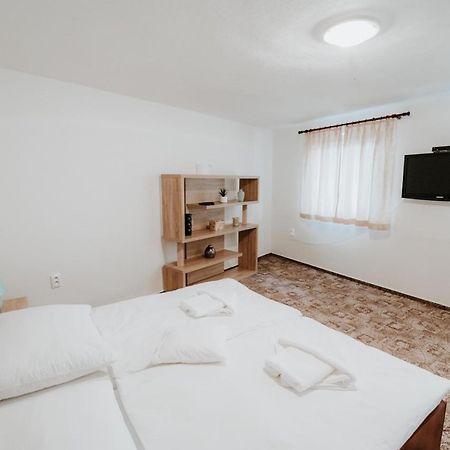 Ard Apartments - Левице Экстерьер фото